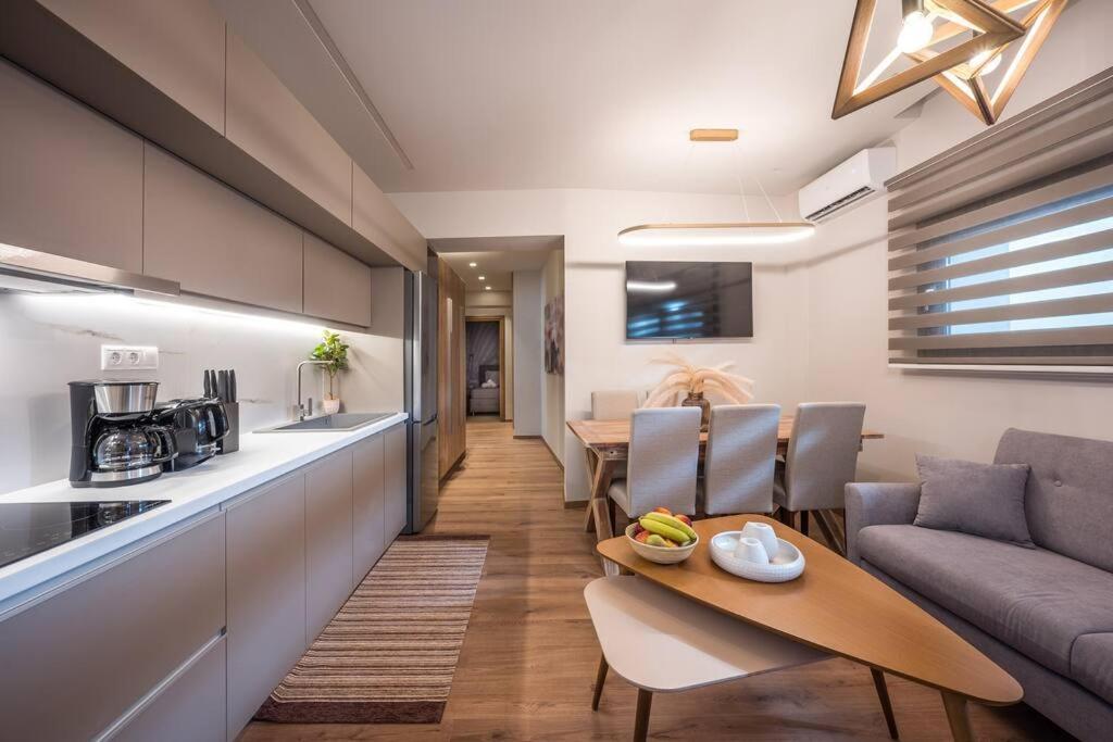 Amalia'S Luxury Apartment 2 이라클리온 외부 사진